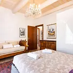 Al Battistero Luxury Bed & Breakfast 3*