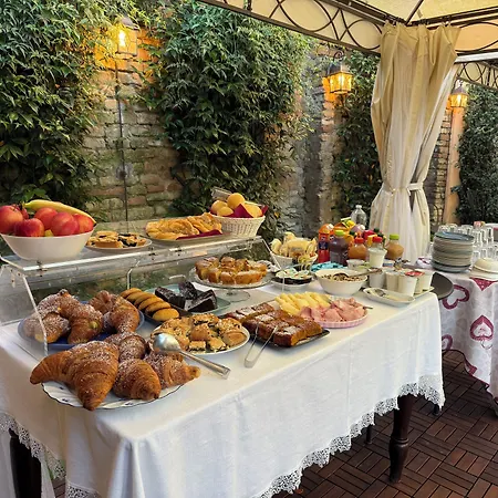 Al Battistero Luxury Bed & Breakfast