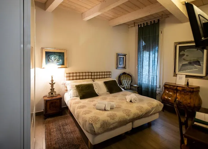 Al Battistero Luxury Alojamento de Acomodação e Pequeno-almoço 3*